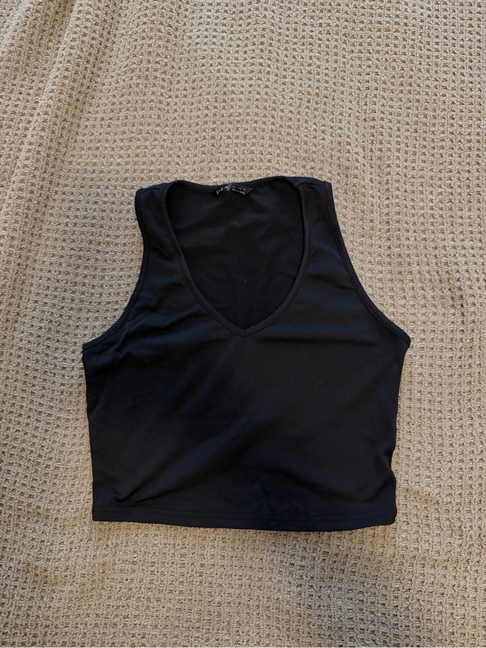 SHEIN Black V-Neck Crop Tank Top